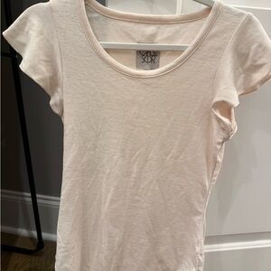 SO Scoop Neck Short Sleeve Tee in Light Pink